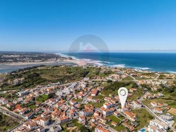 Moradia típica portuguesa no centro da Foz do Arelho 0m² Foz Do Arelho