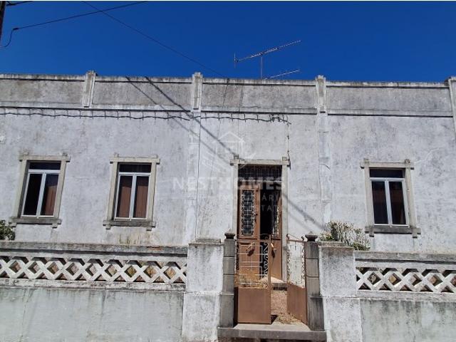 Moradia Típica Portuguesa para Reabilitar com Anexo e Terreno de 1.639 m² | A 2 Minutos de Salir, Loulé