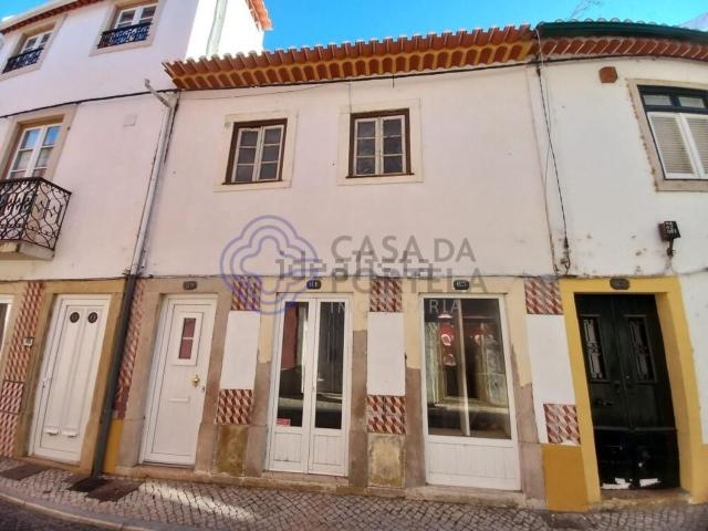 Moradia, Tomar e Santa Maria dos Olivais
