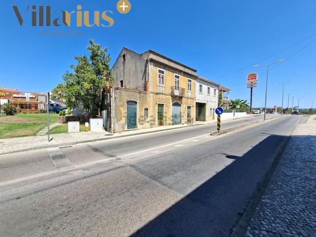 Moradia, Tomar e Santa Maria dos Olivais