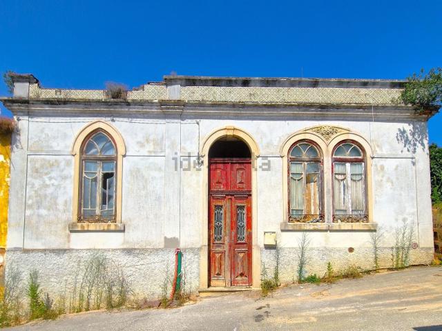 Moradia, Tomar e Santa Maria dos Olivais