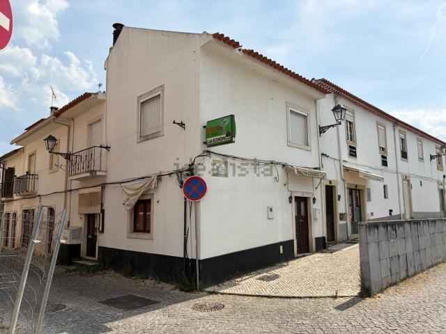 Moradia, Tomar e Santa Maria dos Olivais