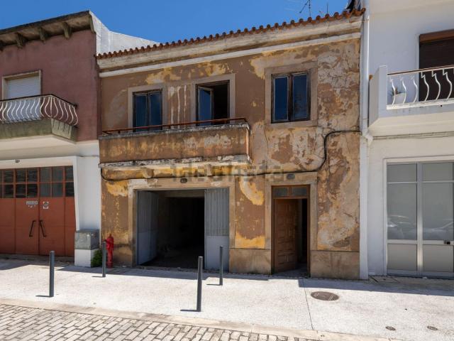 Moradia, Tomar e Santa Maria dos Olivais