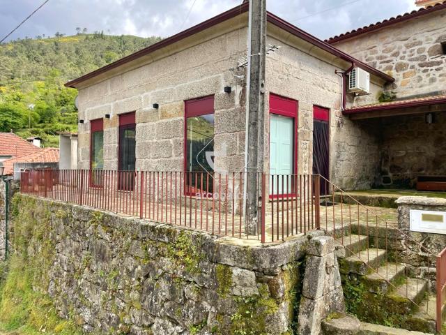 Moradia totalmente recuperada, pronta a habitar em Sistelo Arcos de Valdevez