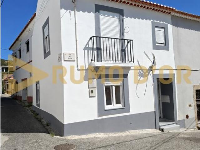 Moradia totalmente remodelada em Cadafais