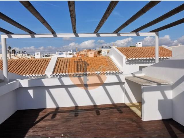 Moradia totalmente renovada com muita luz natural devido á s. 160m² Lagoa e Carvoeiro
