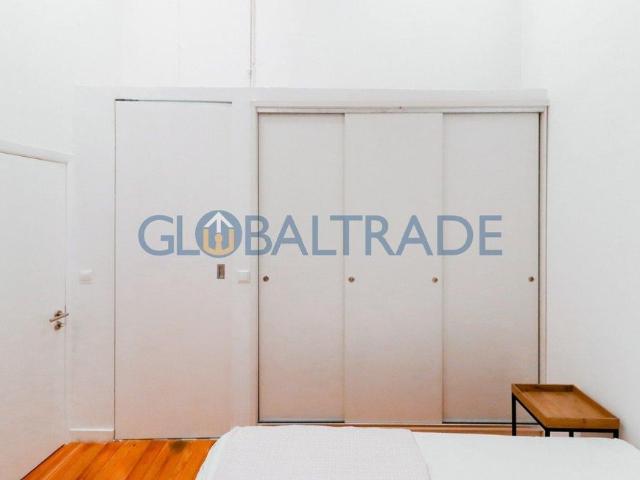 Moradia Totalmente Renovada & Equipada T2 no Porto