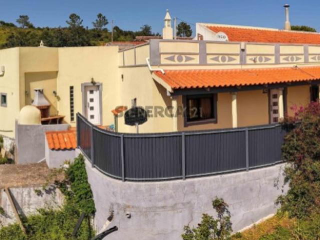 Moradia Tradicional Algarvia com Anexo e Terreno Amplo em Casa Branca, Salir
