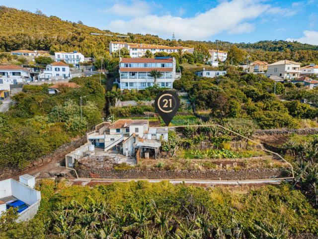 Moradia Tradicional com Terreno em Água de Pena – Machico 114m² Água De Pena