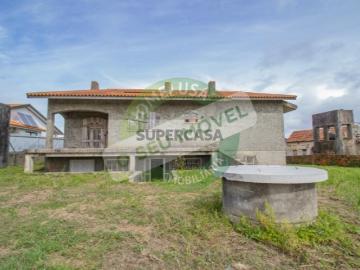 Moradia tradicional em Construção Póvoa do Valado