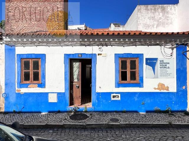 Exclusivo em Silves: Moradia Histórica com Projeto Aprovado. 100m² Silves