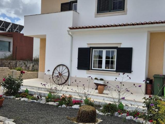 Moradia tradicional portuguesa com anexo perto do Bombarral 427m² Bombarral e Vale Covo