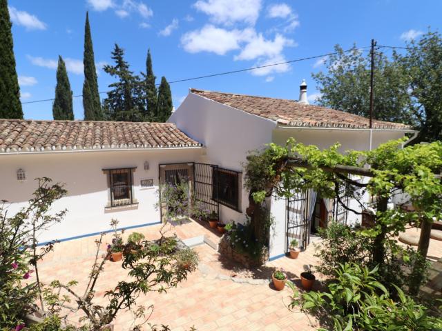 Moradia tradicional renovada de 3 quartos à venda em S. Brás de Alportel