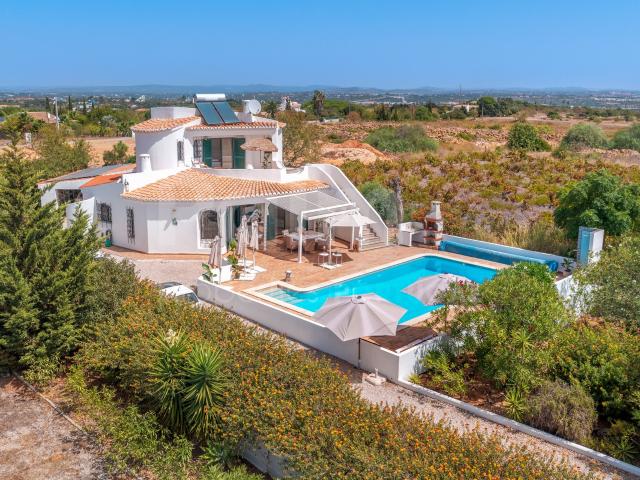 Moradia Tradicional T3 com Piscina | Entre Vinhas & Vista Ma. 195m² Lagoa e Carvoeiro