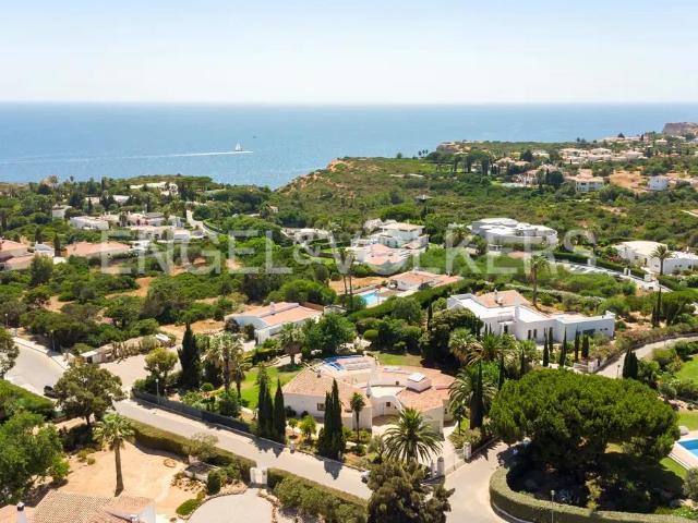 Moradia Tradicional Térrea com Vista Mar no Carvoeiro 357m² Lagoa e Carvoeiro
