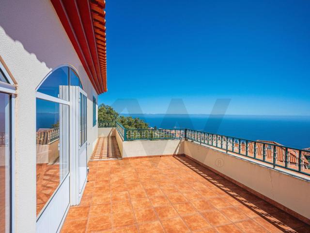 Moradia Tradicional | Vista Mar Panorâmica | Caniço, Madeira 210m² Caniço