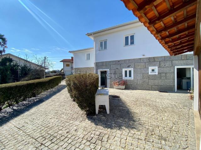 Moradia, Travassos