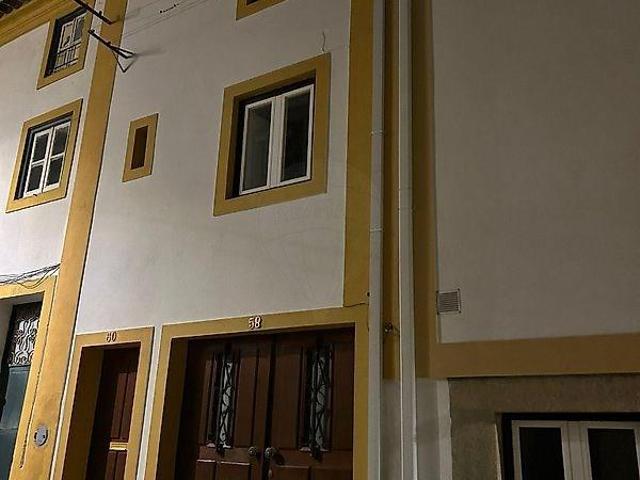 Moradia Triplex 5 assoalhadas no Centro Castelo Vide 135m² Santa maria da devesa