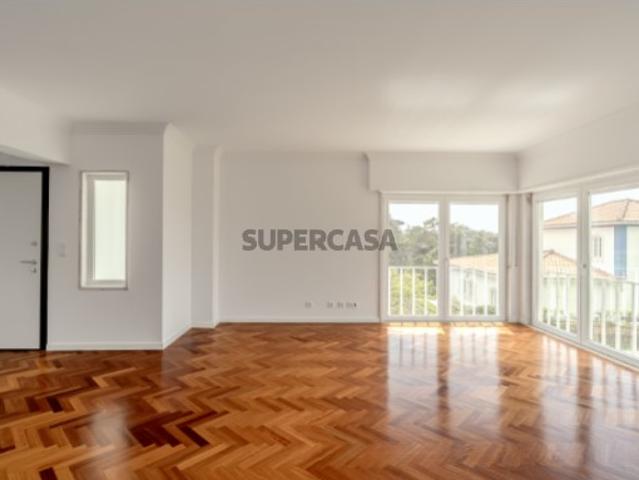 Moradia triplex, em São João das Lampas, Sintra