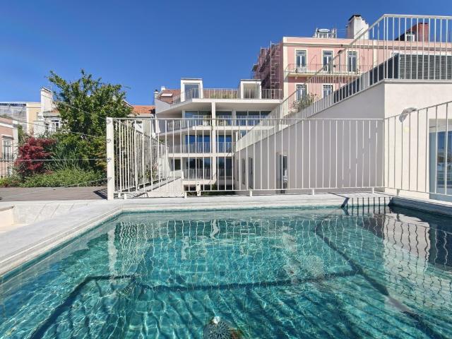 Moradia triplex T3+1 240m2 | Rooftop privativo com piscina |. 0m² Estrela