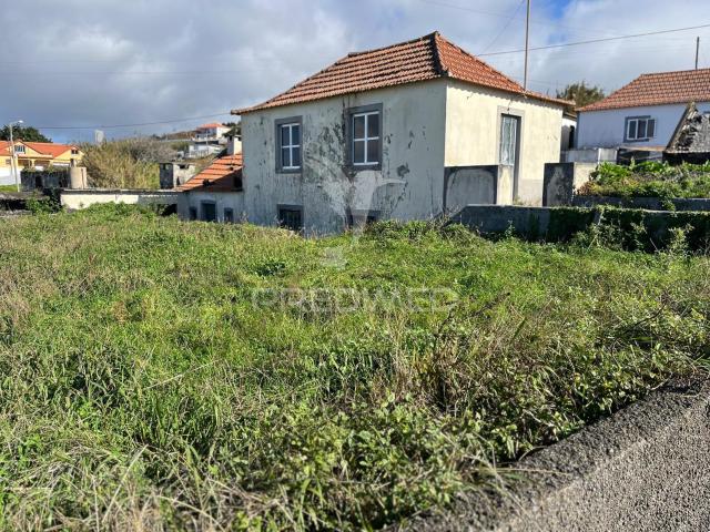 MORADIA + UM PALHEIRO PARA RECONSTRUÇÃO NA PONTA DO PARGO COM 670M2 DE TERRENO