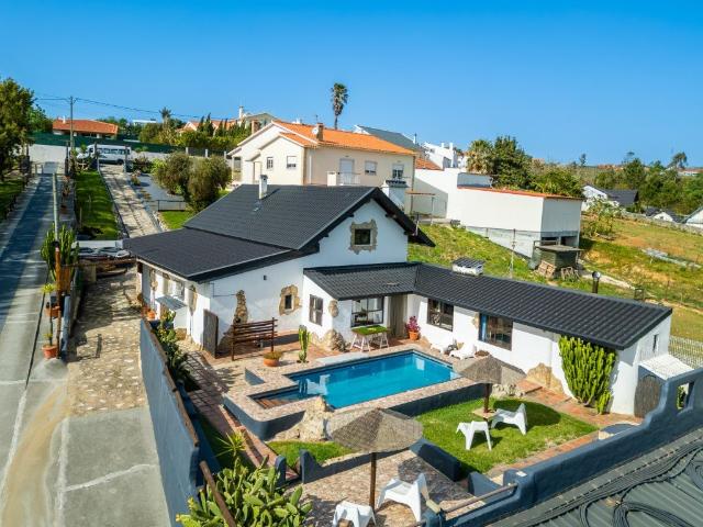Moradia única com piscina e bungalow independente de estilo. 184m² Alfeizerão