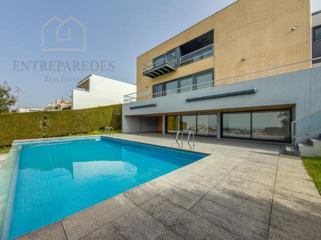 Moradia Única T3 + Edifício de Escritórios Independente | Pi. 600m² Mafamude