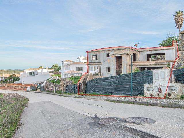 Moradia Unifamilar, 3 Quartos, Piscina, Budens 250m² Budens
