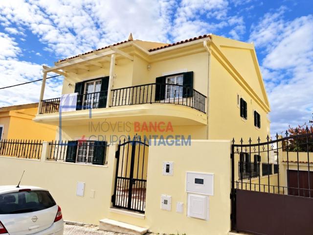 Moradia Unifamiliar T3 Alverca do Ribatejo