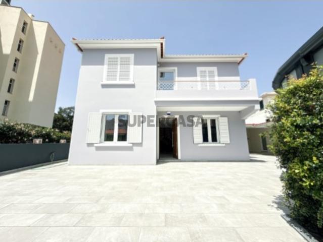 Moradia Unifamiliar T3 com 3 Suites no Centro do Funchal Zona do Til