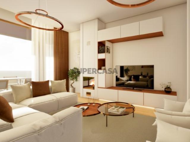 Moradia Unifamiliar V3+1 de Design Contemporâneo na Mexilhoeira Grande, Portimão