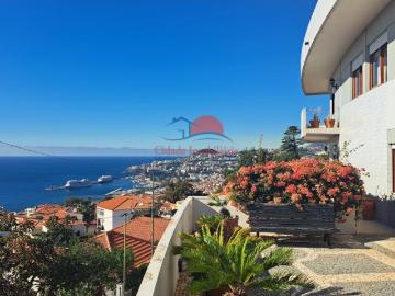 Moradia V4+1, Vista mar, Funchal, Madeira