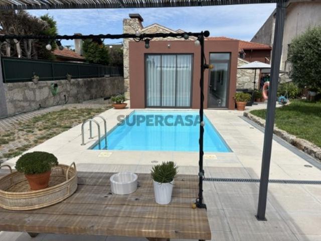 Moradia V4+1 com Piscina
