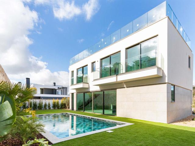 Moradia V4 nova e moderna com piscina e jacuzzi 272m² Albufeira e Olhos de Água
