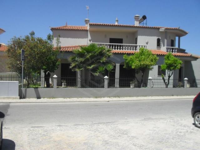 Moradia T4 espaçosa, perto do centro de Loulé, Algarve 260m² Loulé São Clemente
