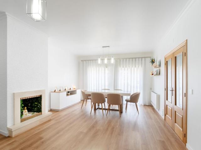 Moradia V4 com 2 Suites e Painéis Solares 170m² Marinha Grande