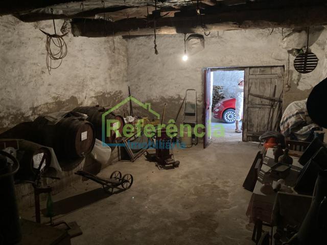 Moradia V4 com terreno no centro da cidade