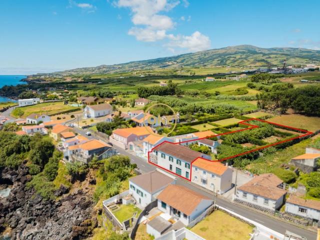 Moradia V4 com Vista Mar – Horta, Faial 265m² Horta Angústias