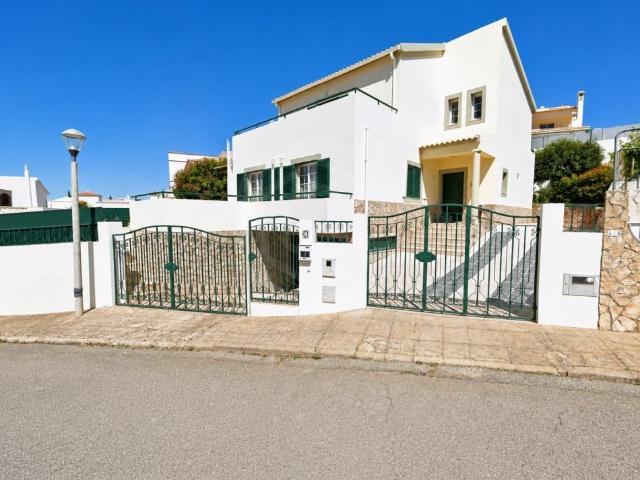 Moradia V4 com Garagem para 4 Carros, Goncinha, Loulé, Algar. 155m² Loulé São Clemente