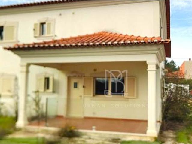 Moradia V4 com jardim e churrasqueira em lote de 920 m² Pinhal Manso, Ourém