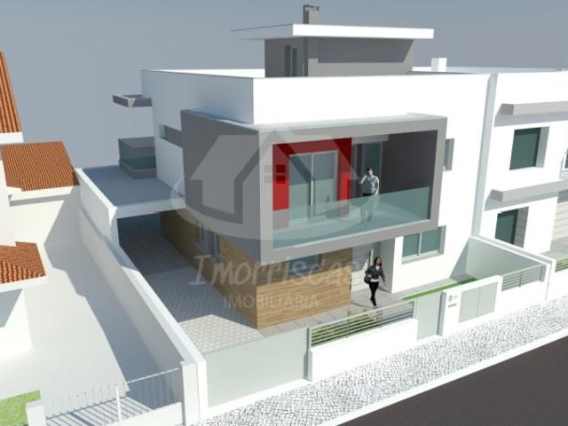 Moradia V4 com piscina e jardim privativo em Santa Iria de Azóia