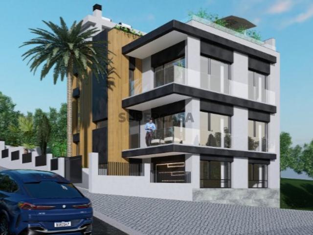 Moradia V4 com piscina em Santa Iria de Azóia, Loures