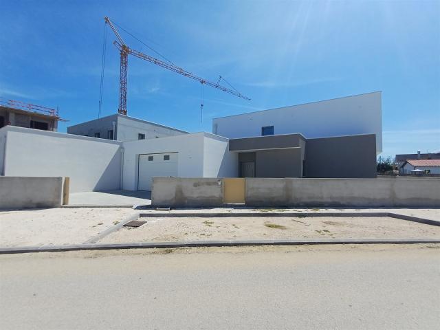 Moradia V4 Contemporânea, a 2 Minutos do Mosteiro da Batalha 201m² Batalha