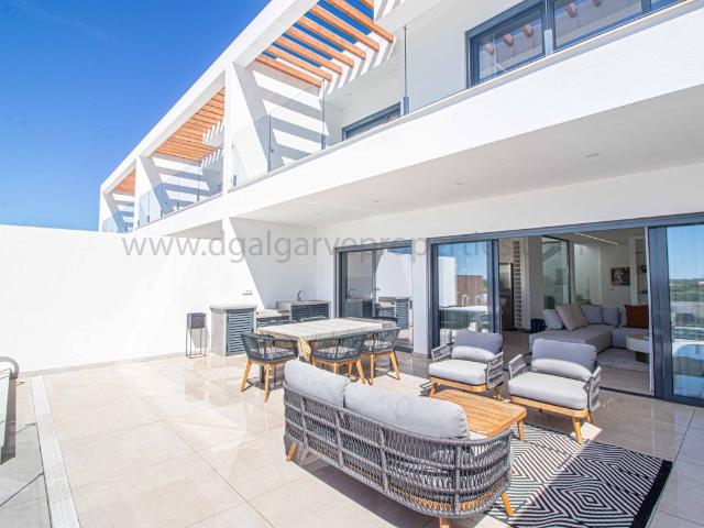 Moradia V4 Contemporânea à Venda em Almancil Piscina, Gara. 0m² Almancil
