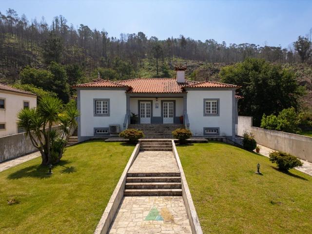 Moradia V4 Correlhã Ponte de Lima com Piscina 195m² Correlhã