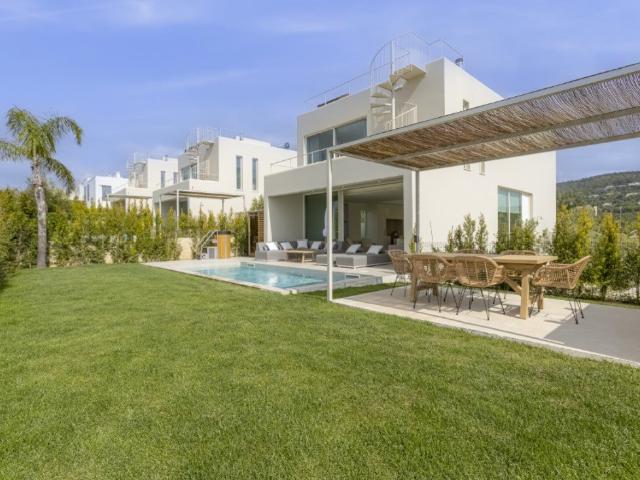 Moradia V4 De Exceção Com Piscina Santa Bárbara De Nexe 315m² Santa Bárbara De Nexe