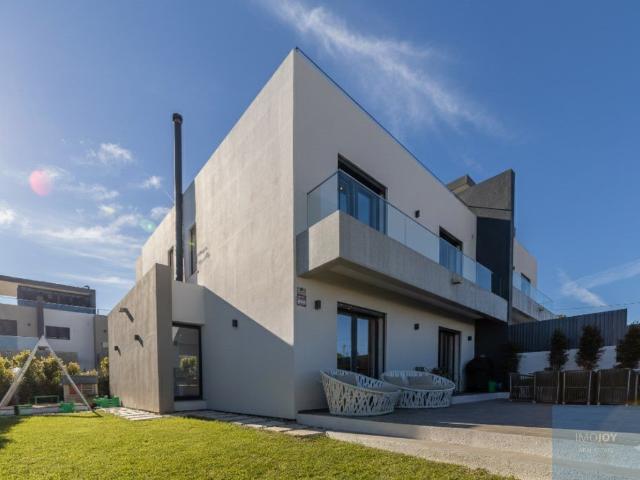 Moradia V4 em Albarraque 189m² Rio De Mouro