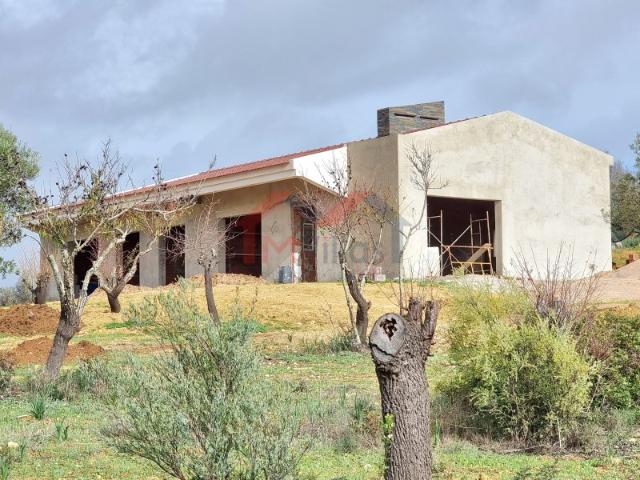 Moradia V4 em construção Algoz
