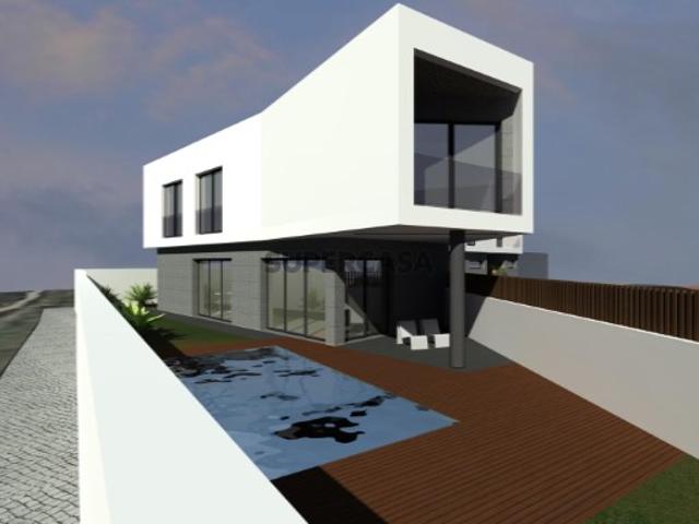 Moradia V4 em construção, para venda, no Montijo