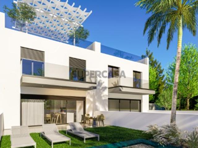 Moradia V4 em Empreendimento de Luxo junto à Ria Formosa em Faro, Algarve